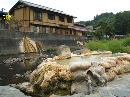 Ganiyu Bath