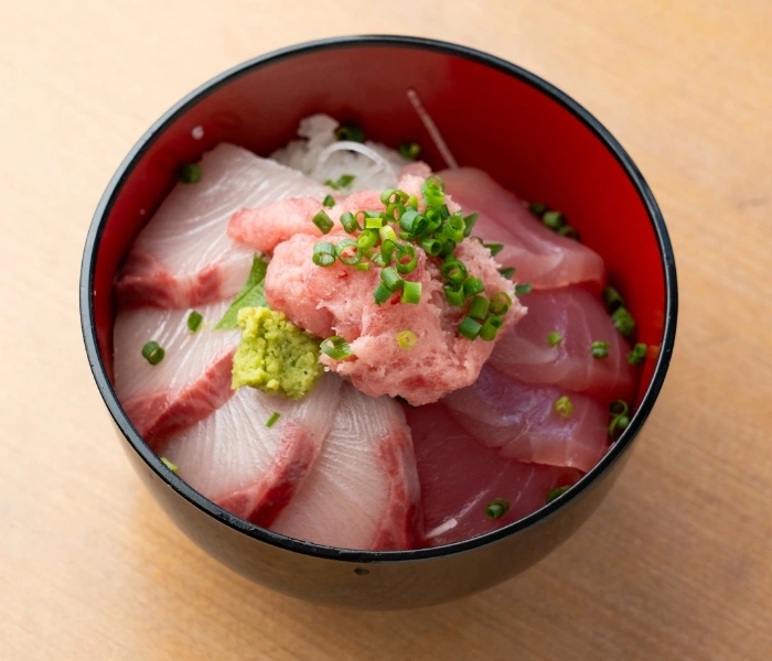 汐の音　よくばり丼
