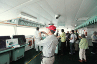 操舵室見学写真2013_300
