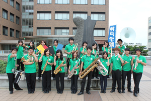 201411昼便音楽生演奏画像